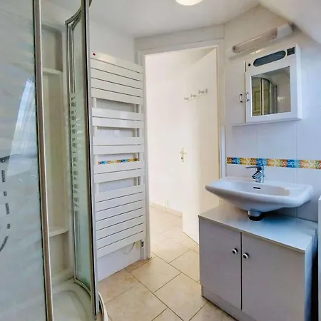 Charmante Maison Duplex Pres De La Avec Parking - Fr-1-542-73 Holiday home